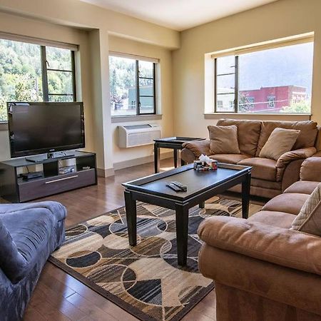 Selkirk Snug By Revelstoke Vacations Apartment Ngoại thất bức ảnh