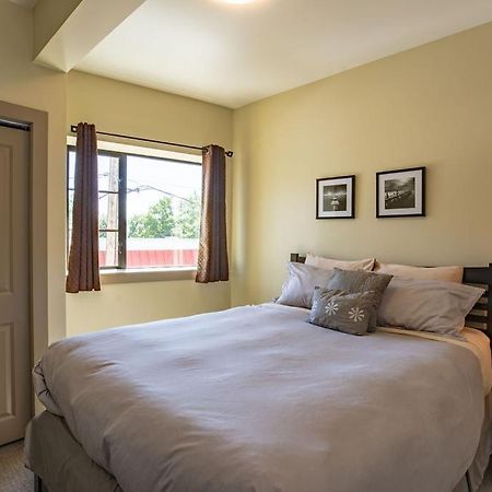 Selkirk Snug By Revelstoke Vacations Apartment Ngoại thất bức ảnh