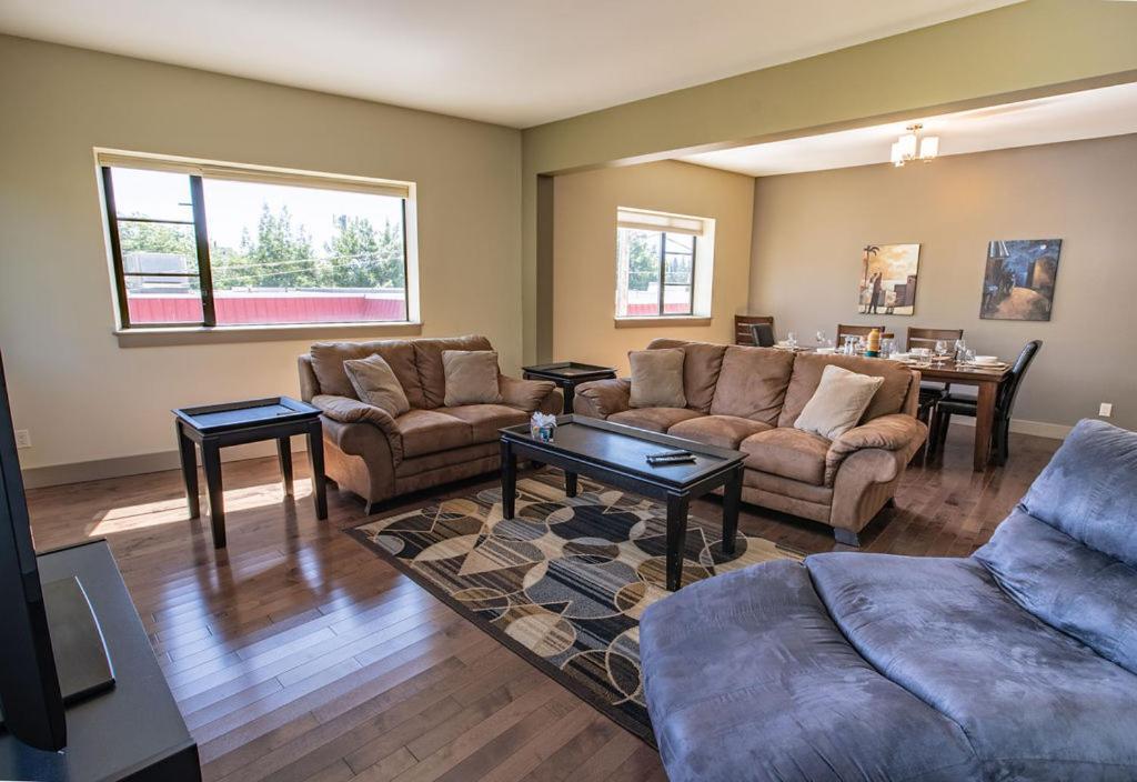 Selkirk Snug By Revelstoke Vacations Apartment Ngoại thất bức ảnh